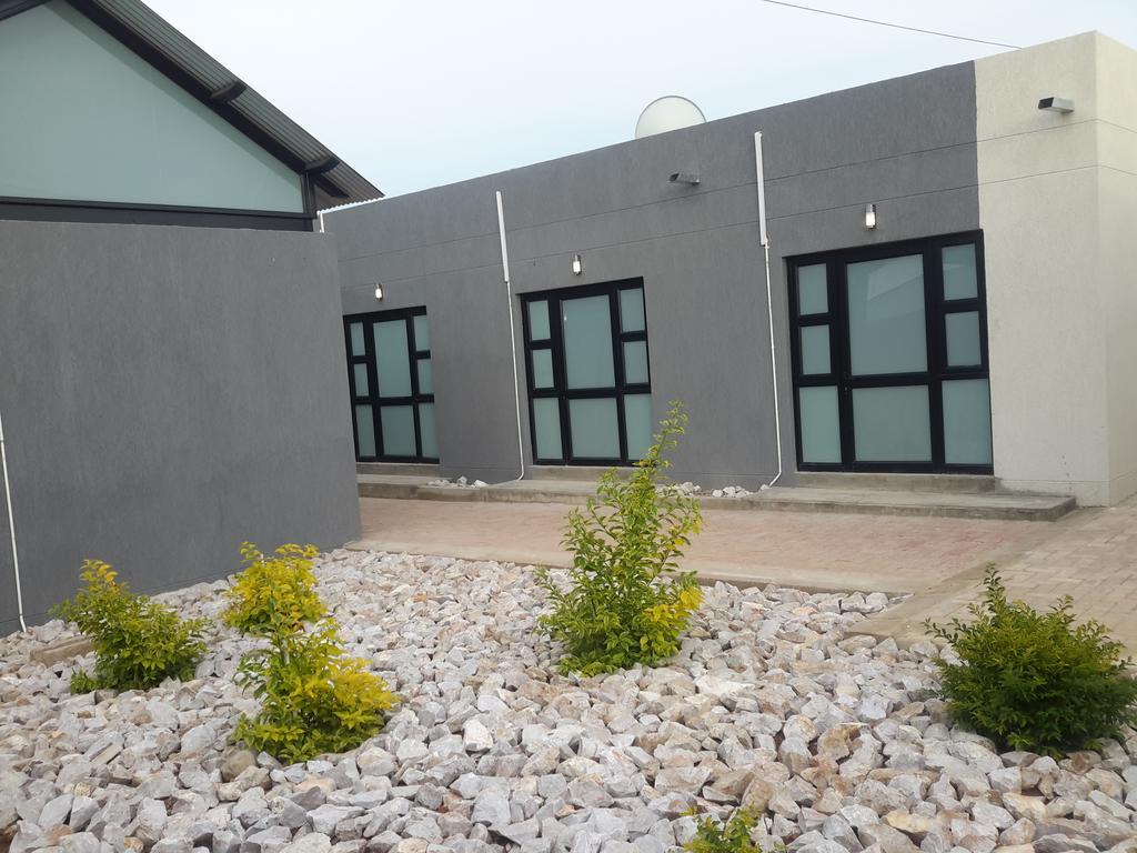 Tsumeb Guesthouse Kamho エクステリア 写真
