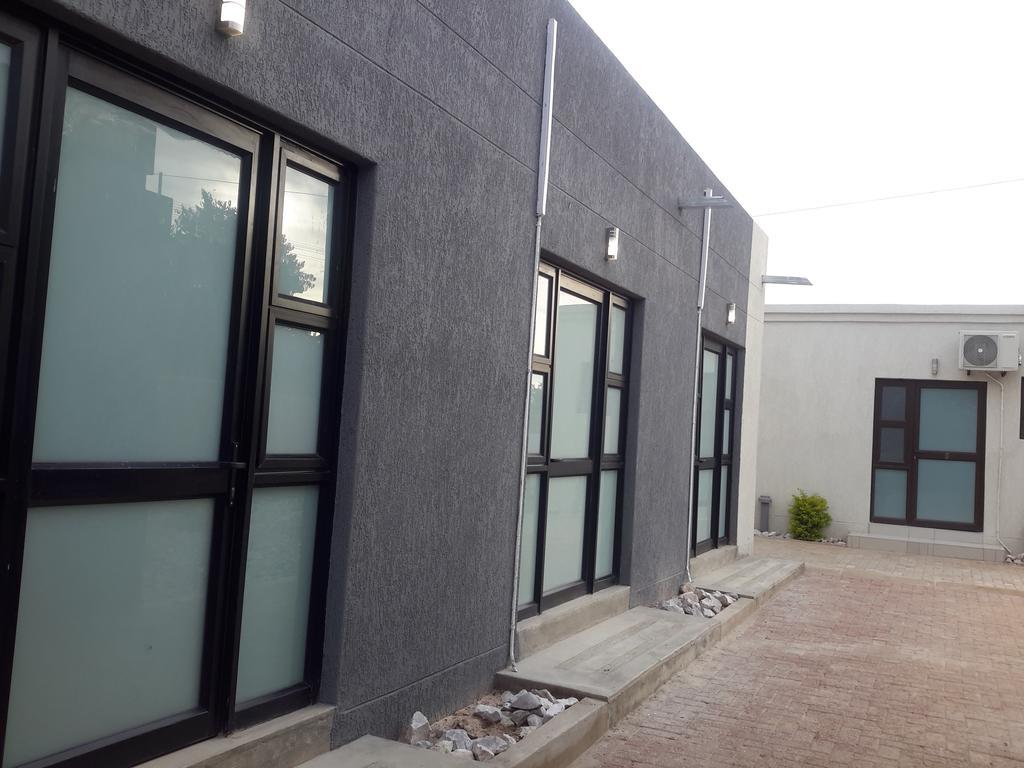 Tsumeb Guesthouse Kamho エクステリア 写真