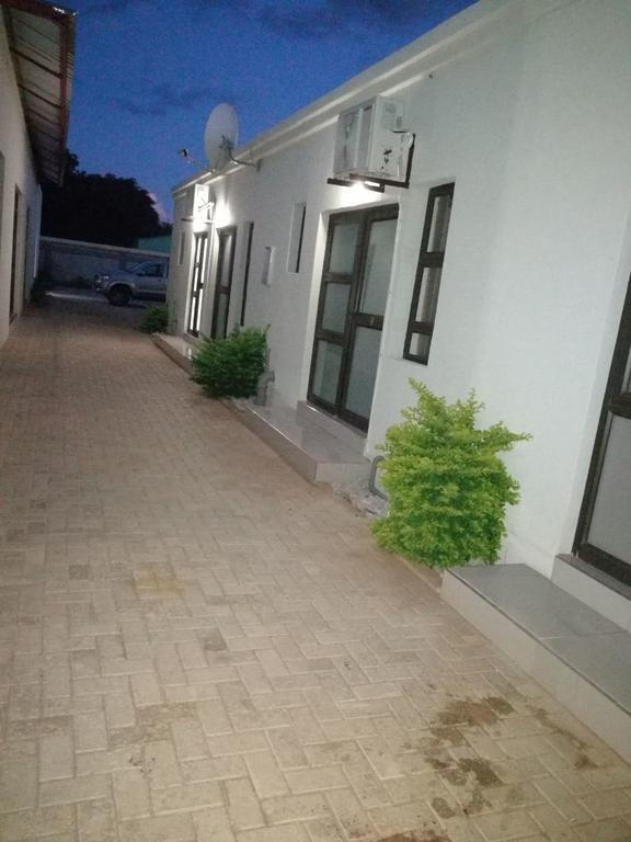 Tsumeb Guesthouse Kamho エクステリア 写真