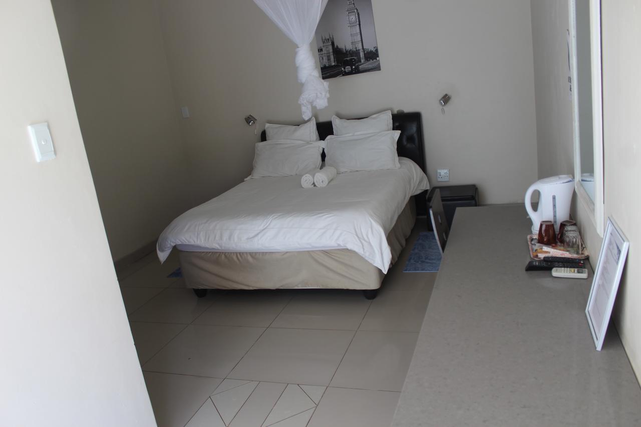 Tsumeb Guesthouse Kamho エクステリア 写真