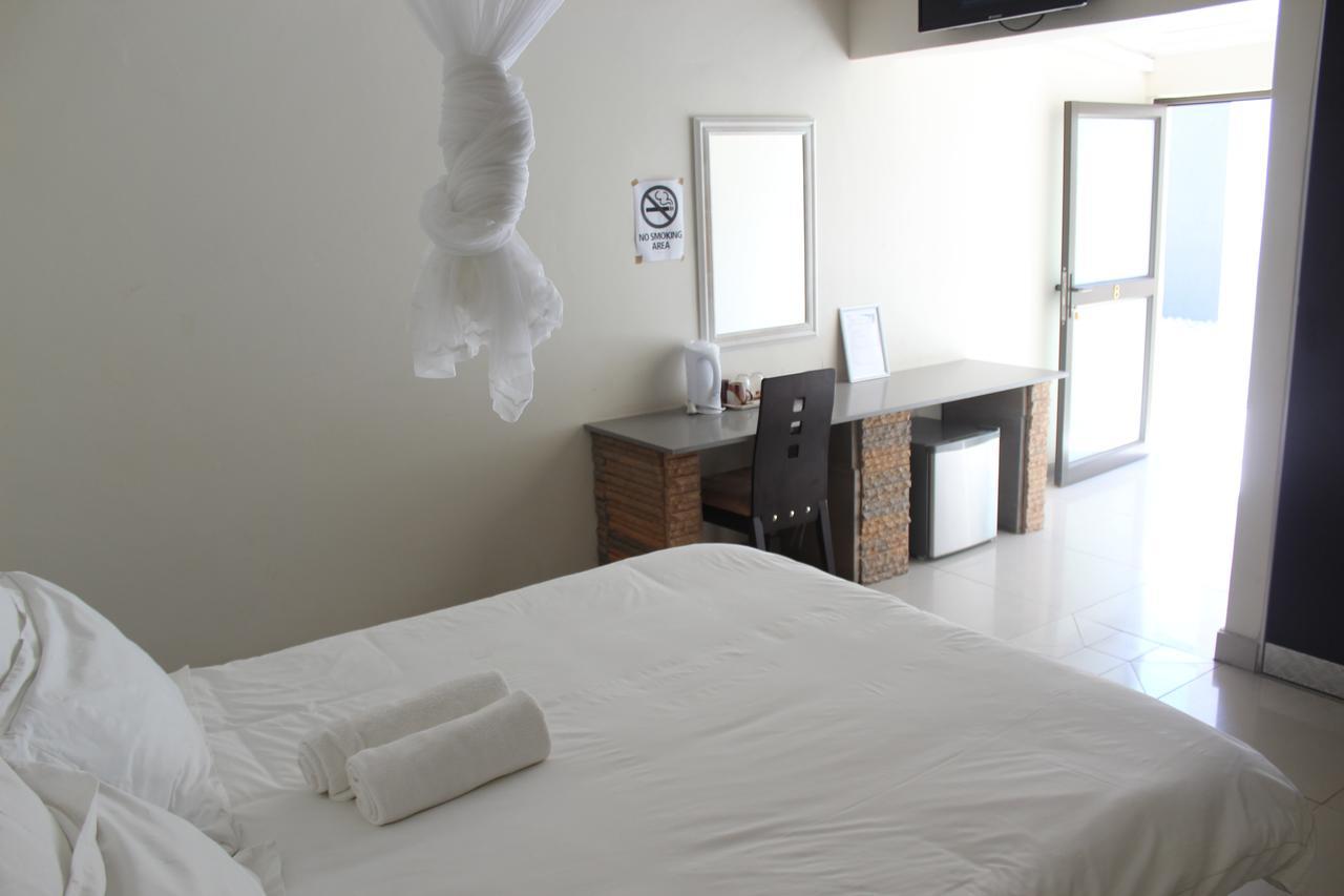 Tsumeb Guesthouse Kamho エクステリア 写真