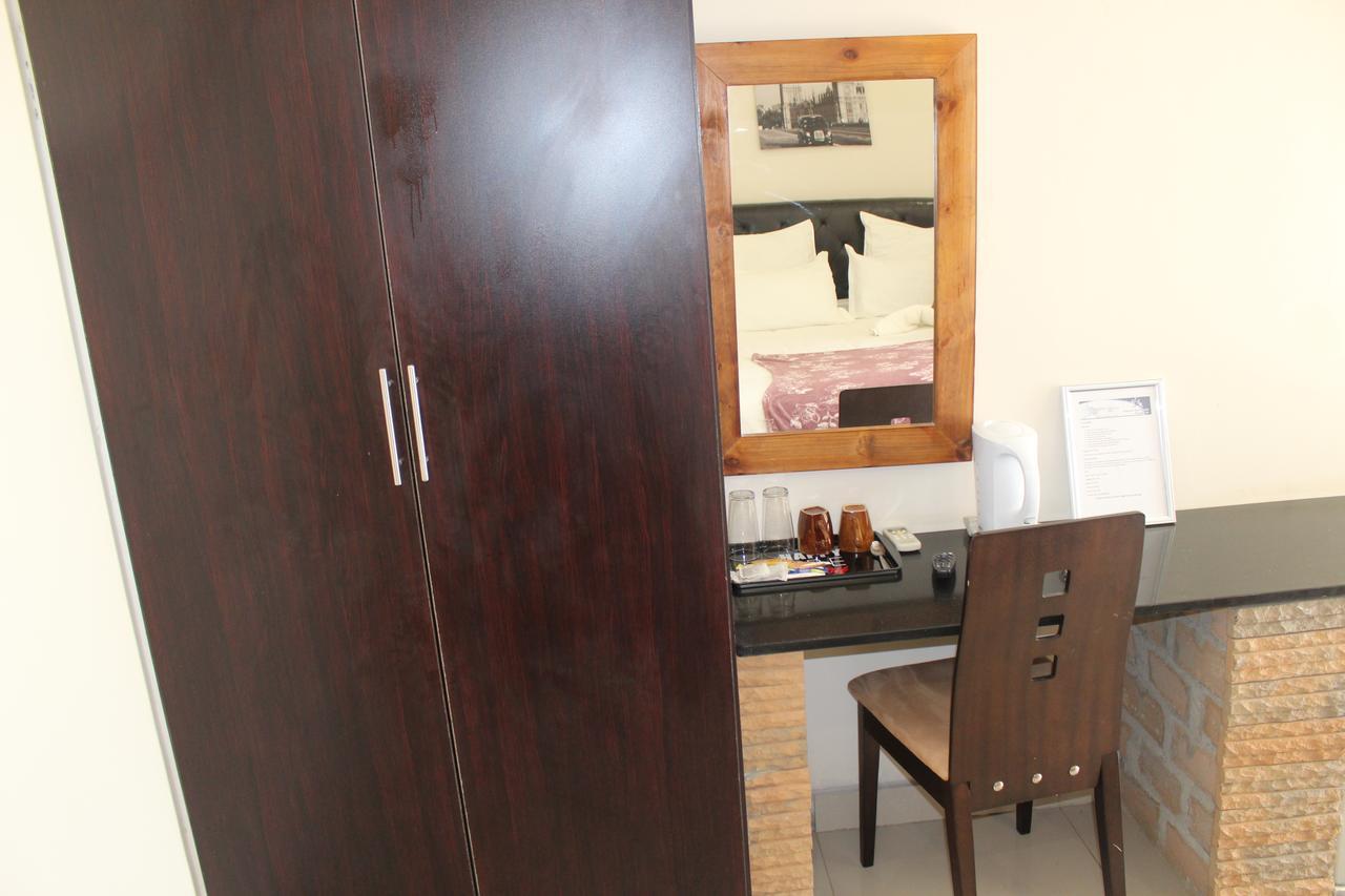 Tsumeb Guesthouse Kamho エクステリア 写真